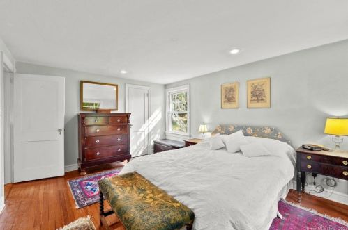 26 Un Ave, Norwalk CT 06851-3733 exterior