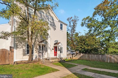 1879 Channing St, Washington, DC 20018-1303