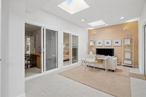 1477 Yukon Dr, Sunnyvale CA  94087-4451 exterior