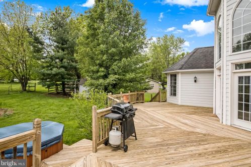 240 O St, Purcellville VA  20132-3002 exterior