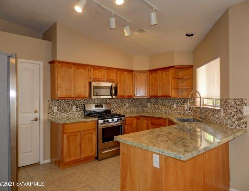 210 Pinon Wood Dr, Sedona AZ 86351-7919 exterior