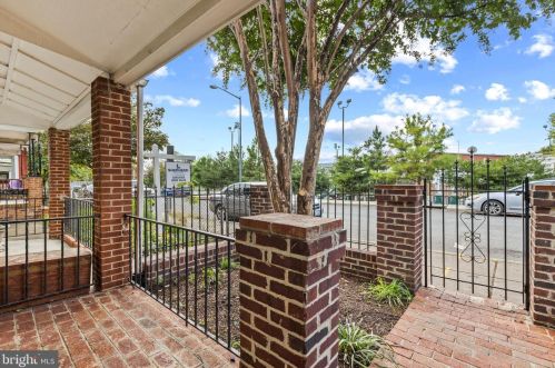 629 18th St, Washington DC  20002-7209 exterior