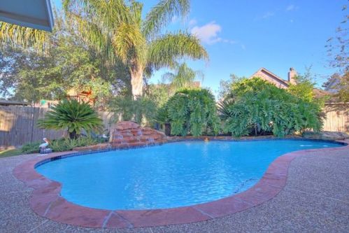 4935 Sterling Xing, Pearland, TX 77584-9434