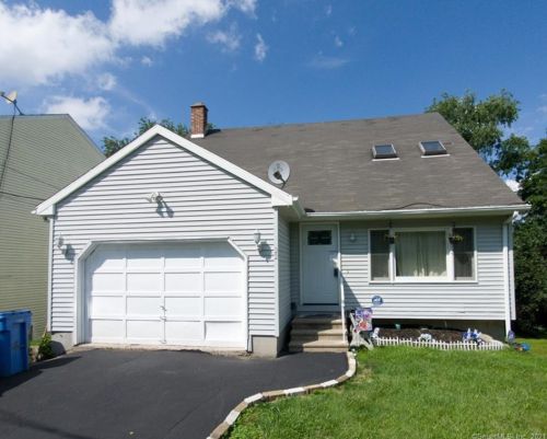 22 Lonsdale St, Waterbury, CT 06704-2231