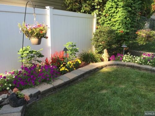 491 James St, N Milford NJ  07646-1023 exterior