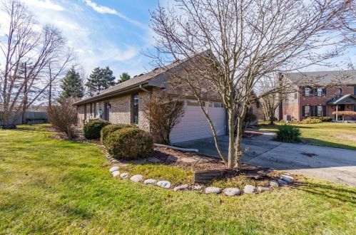 240 Fivepines Ct, Englewood OH  45315-9636 exterior