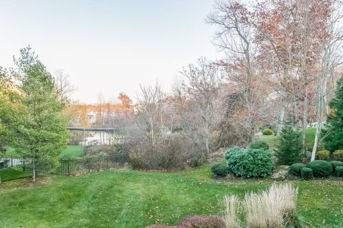 100 Stonewall Cir, White Plains NY  10604-1124 exterior
