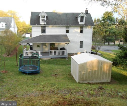 17 Upper Beechwood Ave, Primrose, PA 17901-8911