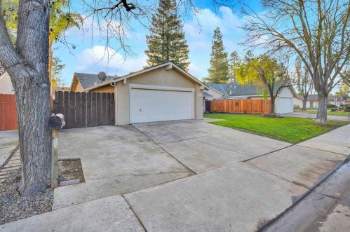 3616 Colonial Dr, Modesto, CA 95356-1262