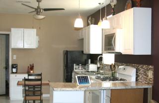 1910 Mandeville St, New Orleans LA  70117-8138 exterior