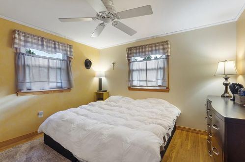 26 Bedford St, Nashua NH  03063-2032 exterior