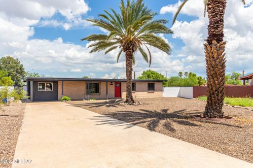 7481 Stella Rd, Tucson, AZ 85730-2340