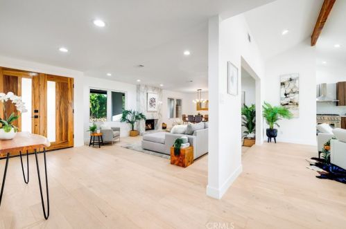 3811 Karen Lynn Dr, Glendale CA  91206-1219 exterior