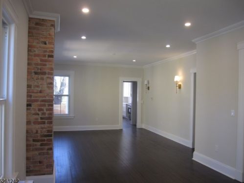 29 Midland Ave, Montclair NJ  07042-2817 exterior