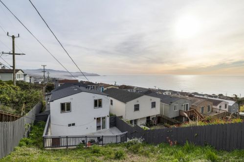 6 Rockford Ave, Daly City CA  94015-4724 exterior