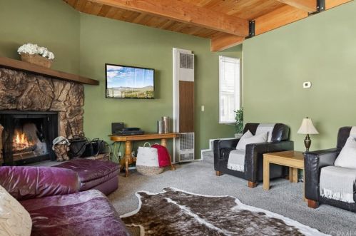 824 A Ln, Big Bear City CA  92314-9303 exterior