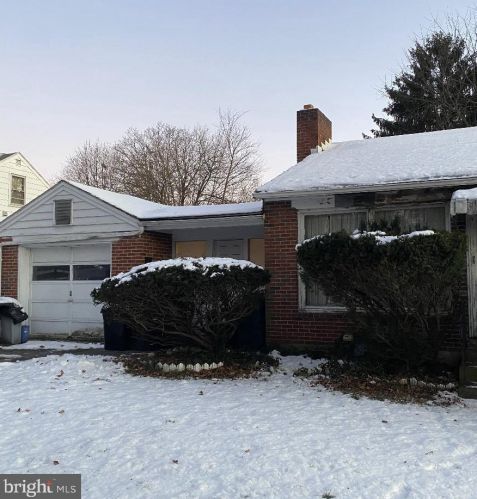 2105 Forster St, Harrisburg, PA 17103-1727