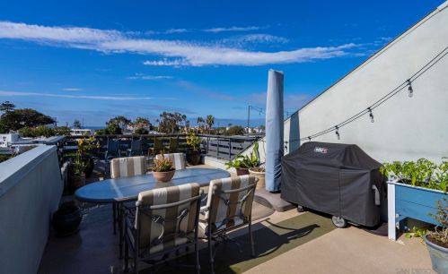 2555 State St, Carlsbad CA  92008-1623 exterior