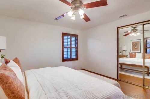 3211 Dumas St, San Diego CA 92106-1317 exterior