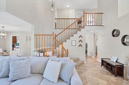 39810 Amberley Cir, Temecula CA  92591-7007 exterior