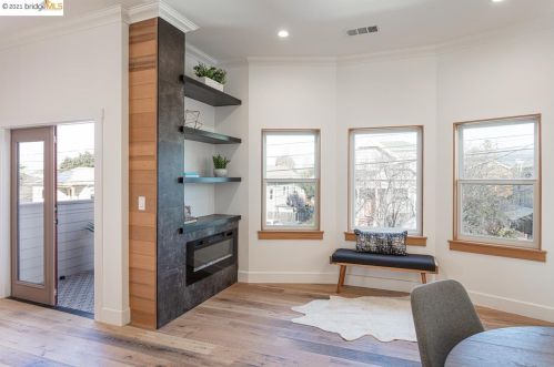 721 44th St, Oakland CA 94608-3404 exterior