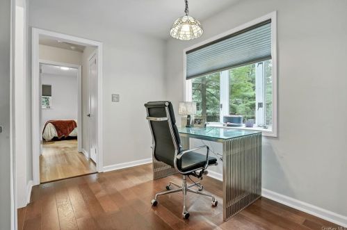 9 Farview Ter, Airmont NY  10901-7531 exterior