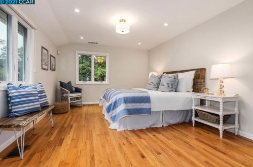 7 Calvin Ct, Orinda CA  exterior