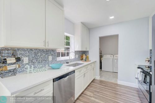 1485 1st Ct, Boynton Beach FL  33435-2609 exterior