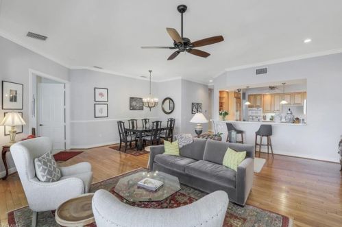 375 Sea Grove Ln, Naples, FL 34110-6426