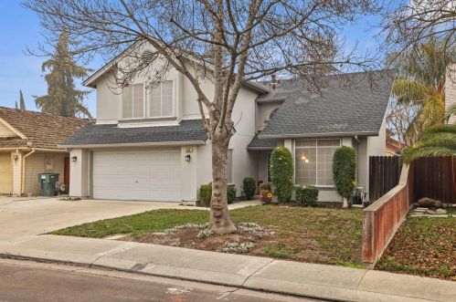 2308 Grouse Crossing Way, Modesto CA  95355-9216 exterior
