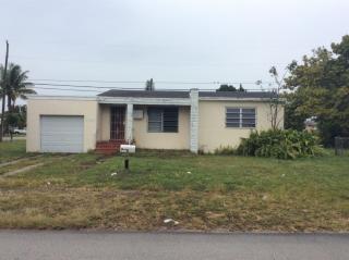 1095 147th St, Miami, FL 33168-2465
