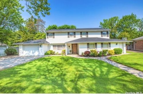 19 Birchwood Park Dr, Muttontown, NY 11753-2201