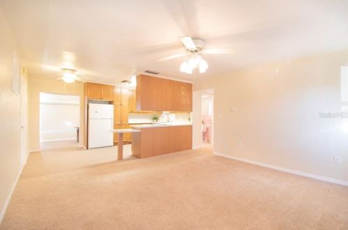 11043 Huron Rd, Saint Petersburg, FL 33708-3014