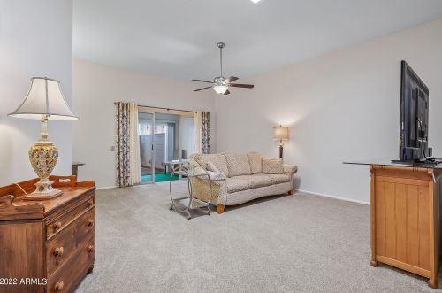 10872 Coggins Dr, Sun City, AZ 85351-3345