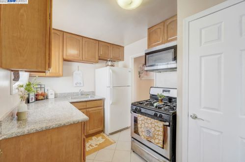 9326 Cherry St, Oakland CA  94603-1632 exterior