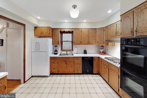 239 High St, Hummelstown PA  17036-2406 exterior