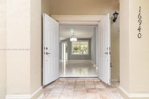 16940 36th Ct, Hollywood FL  33027-4547 exterior