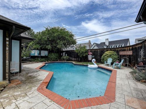 1218 Huntington Dr, Richardson TX  75080-2929 exterior