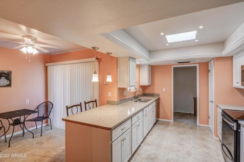 10406 El Capitan Cir, Sun City, AZ 85351-2204