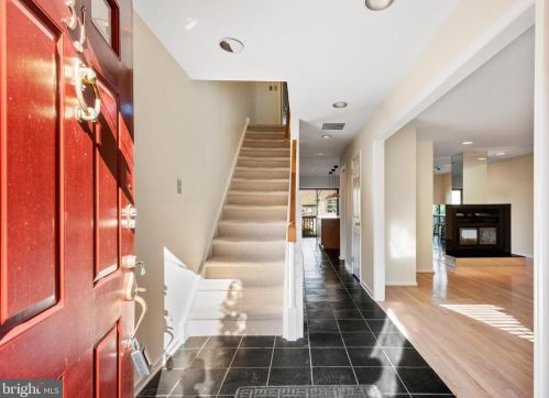 31 Algonquin Ct, Wayne, PA 19087-5550
