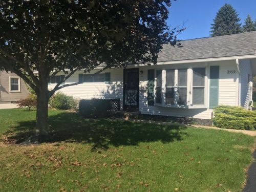 3959 Highland Dr, Mogadore, OH 44260-2112