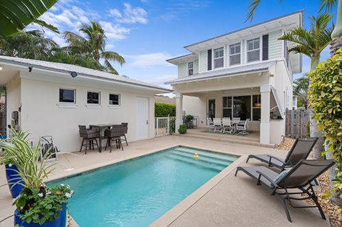 218 5th St, Delray Beach, FL 33483-4438