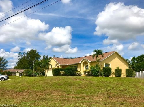 1512 2nd Ave, Cape Coral FL  33990-2051 exterior