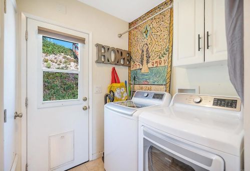 6025 Kelton Ave, La Mesa CA  91942-2728 exterior