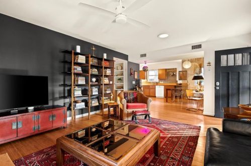 1121 Delano St, Austin TX 78721 exterior