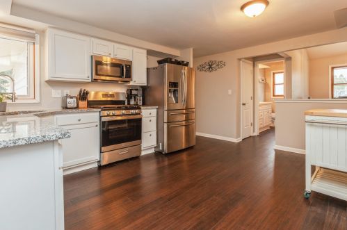 4701 Loomis Rd, Milwaukee WI  53220-4822 exterior