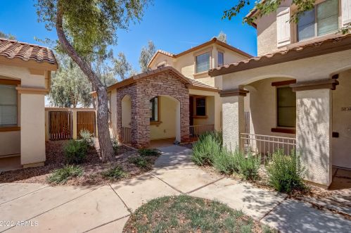 3863 Santa Fe Ln, Gilbert, AZ 85297-3536