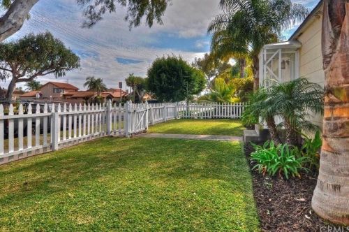 1107 Lake St, Huntington Beach, CA 92648-3509
