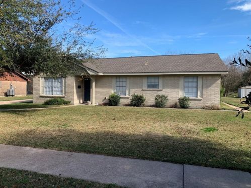 226 Lantana Dr, Texas City, TX 77591-3308
