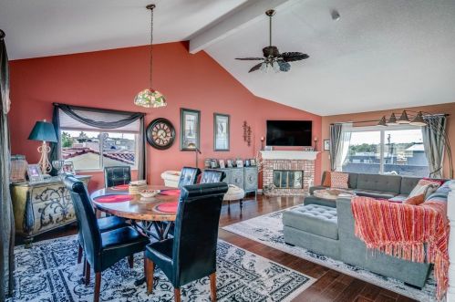 1916 Grant Ave, Redondo Beach, CA 90278-3514